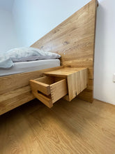 Laden Sie das Bild in den Galerie-Viewer, unikat Bett "FLOAT"