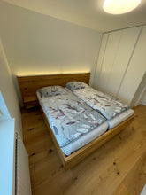 Laden Sie das Bild in den Galerie-Viewer, unikat Bett "FLOAT"