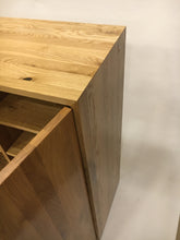 Laden Sie das Bild in den Galerie-Viewer, unikat schuhschrank