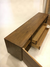 Laden Sie das Bild in den Galerie-Viewer, svo-living unikat lowboard sideboard xxl massivholz möbel